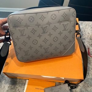 Louis Vuitton Duo Messenger Bag 2022